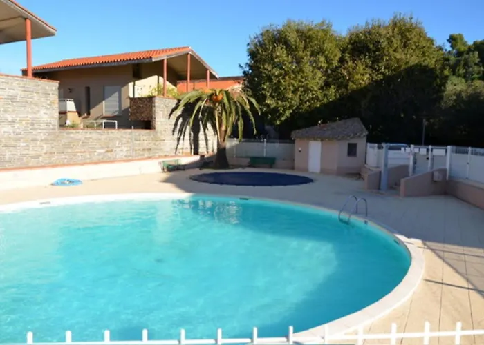 F2 A Collioure Avec Piscine Et Tennis